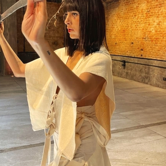 Kimomo Alejandra Raw organic Top wear so many ways Your new golden wardrobe fav! - Picture 5 of 7